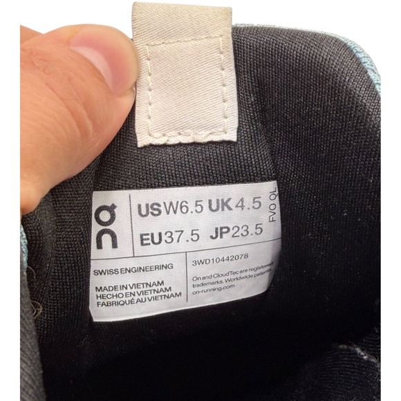 On Cloud Running Cloudsurfer Tennis Shoe - Picture 4 of 14